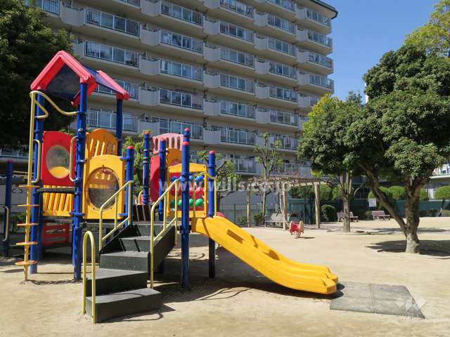 敷地に隣接する穂積台公園