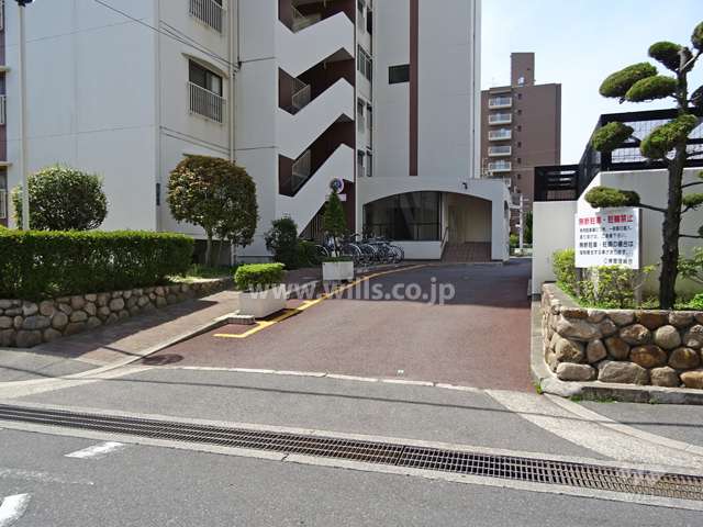 駐車場出入り口