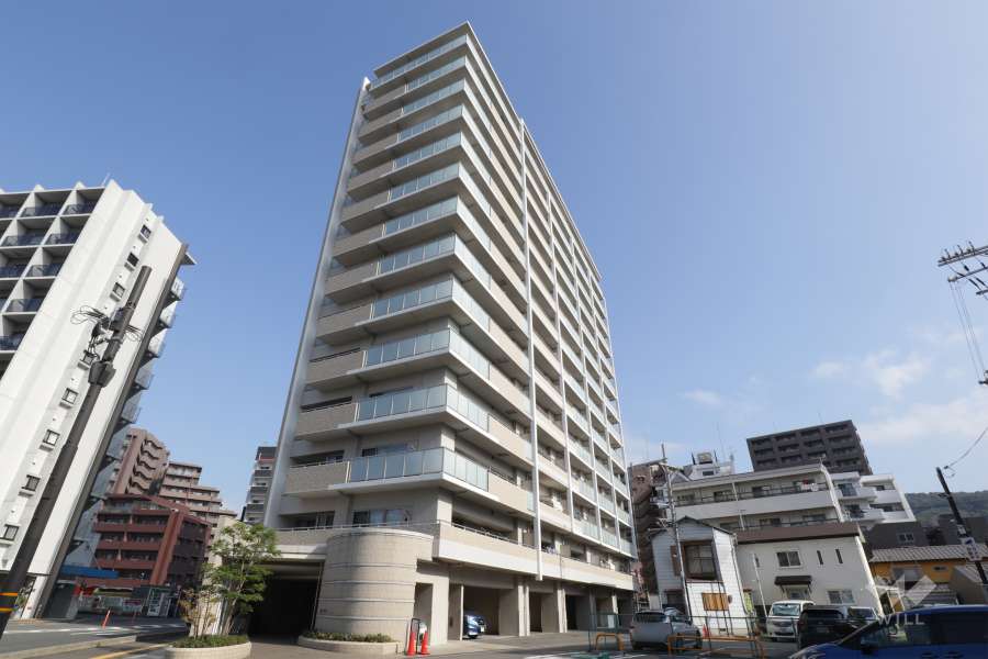 ライオンズ池田駅前の外観（南東側から）
