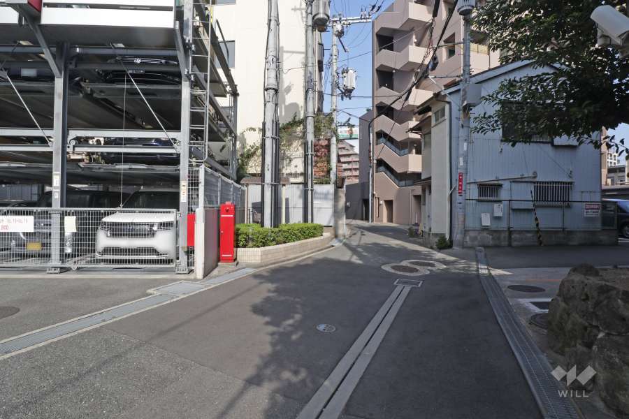 敷地東側の前面道路