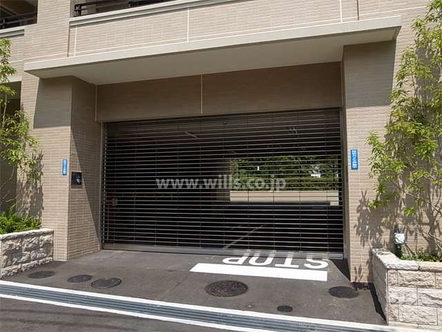 敷地内駐車場（リングシャッター付き）