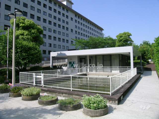 A1棟とA2棟の間にある管理棟