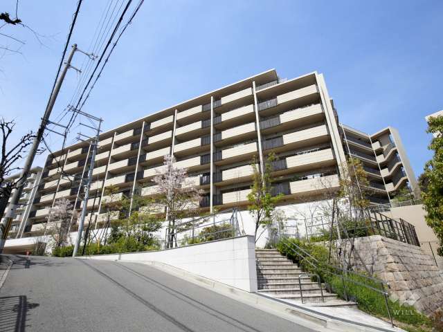 ローレルコート夙川レジデンスの外観（南東側から）