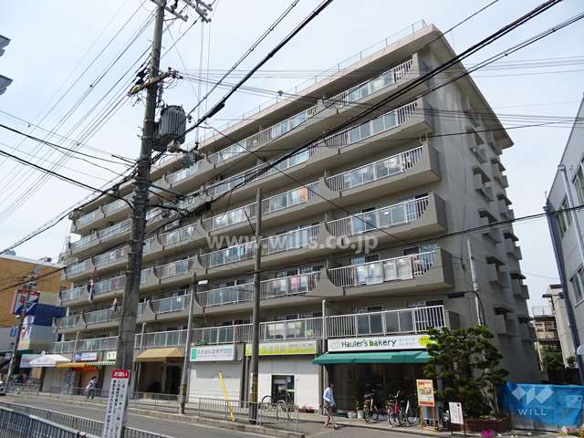 日興総持寺スカイマンションの外観（南東側から）
