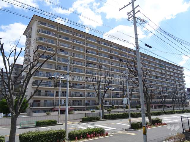 ローレルハイツ茨木総持寺２号棟の外観（北西側から）