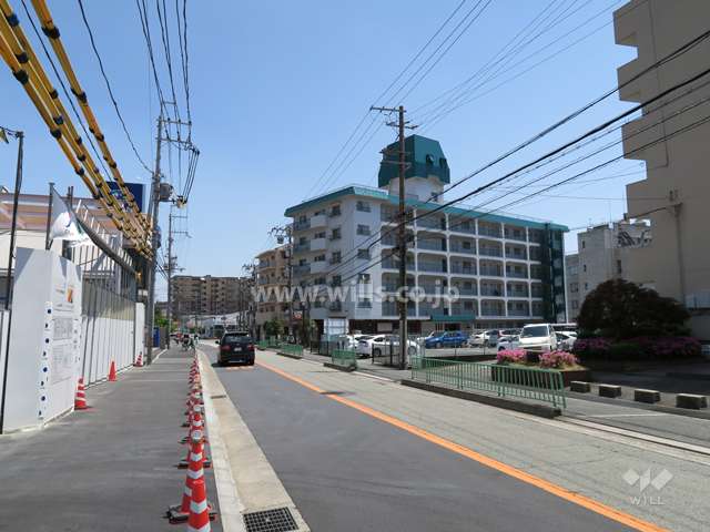 敷地北側の前面道路