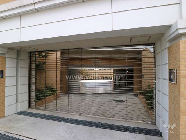 駐車場出入り口(リングシャッター付き)