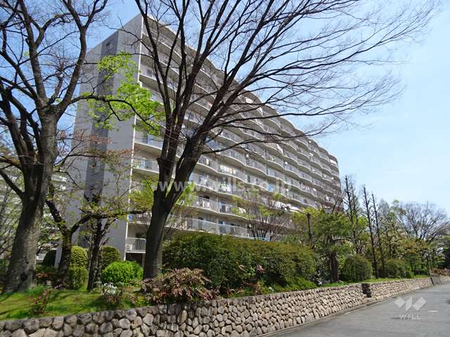 南茨木ハイタウン美沢D棟の外観（南西側から）