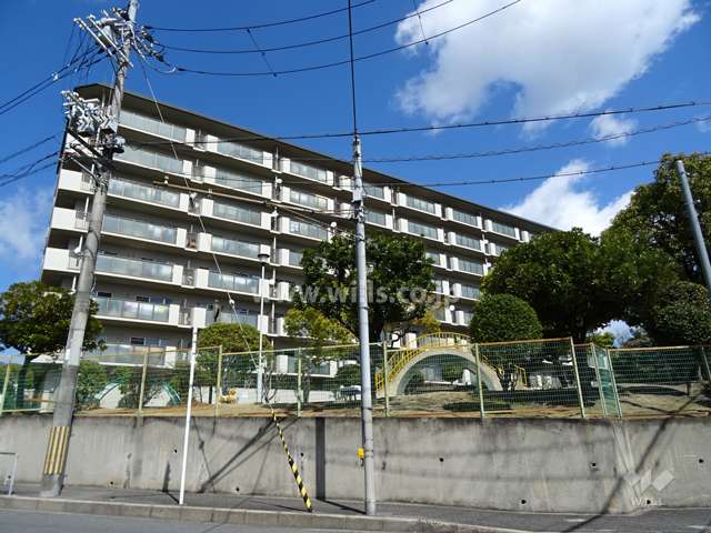 サニーハウス茨木の外観（南西側から）