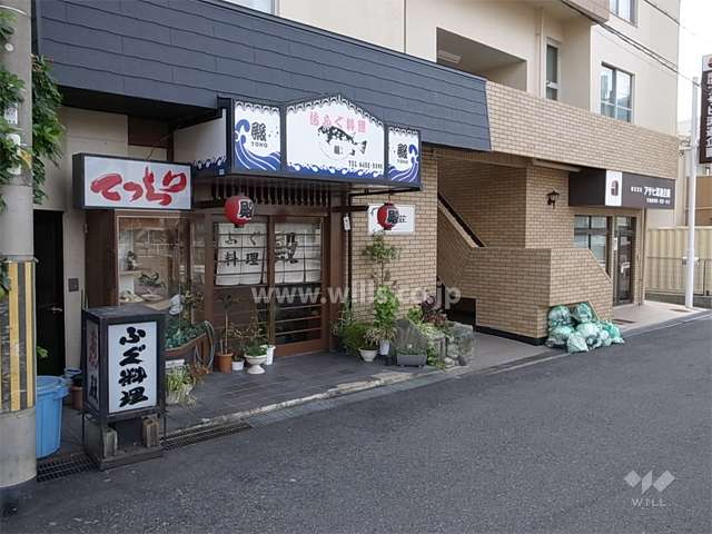 1階には店舗が入っています。