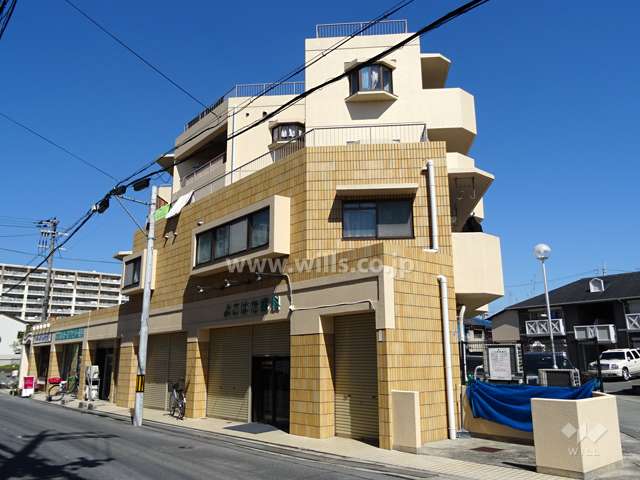 アバンテ茨木の外観（南西側から）