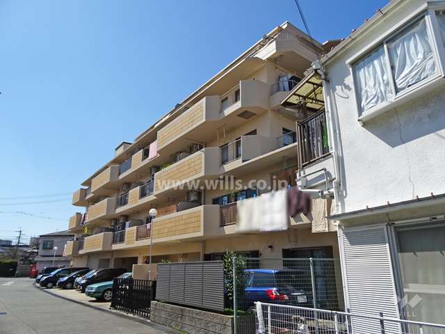 アバンテ茨木の外観（南東側から）