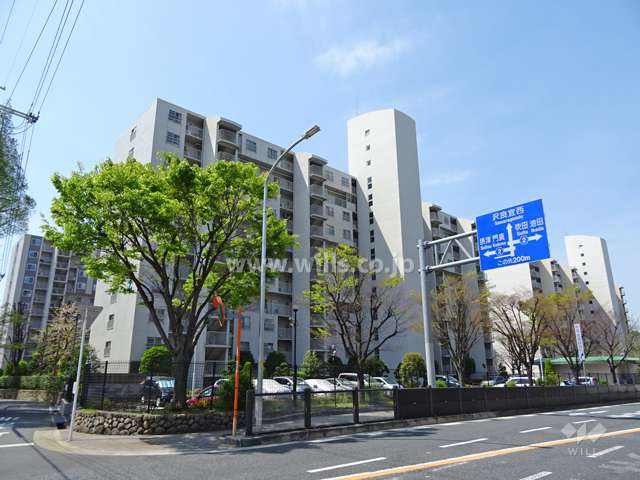 南茨木ハイタウン美沢C棟の外観（北東側から）