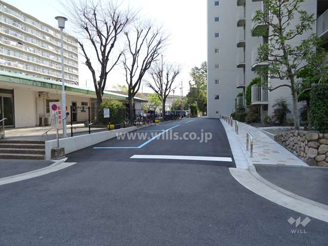 駐車場出入り口