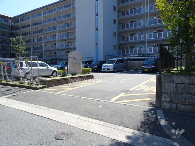駐車場出入り口