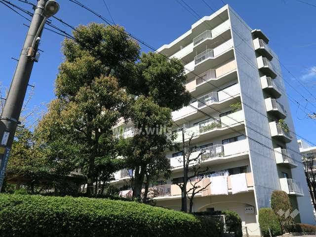 阪急東奈良高層住宅C棟の外観（南東側から）