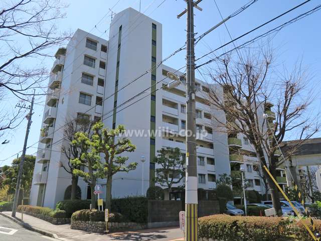 阪急東奈良高層住宅C棟の外観（北東側から）