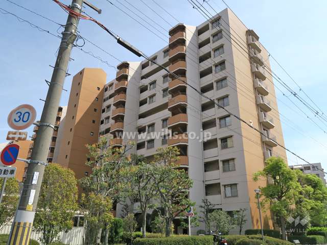 白川高層住宅2号棟の外観（北東側から）