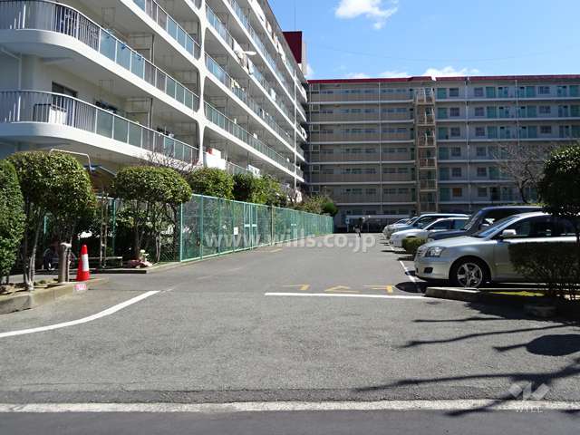 駐車場出入り口