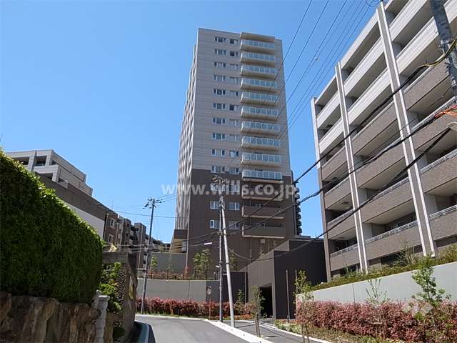 グランファースト千里桃山台4号棟（東側から）