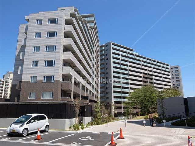 グランファースト千里桃山台6号棟（フォレスト・ウエスト）の外観（西側から）