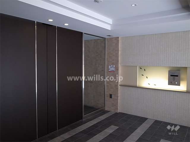 エントランスはオートロック付きです。