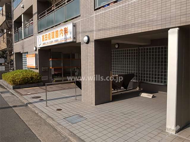 1階には店舗が入っています。