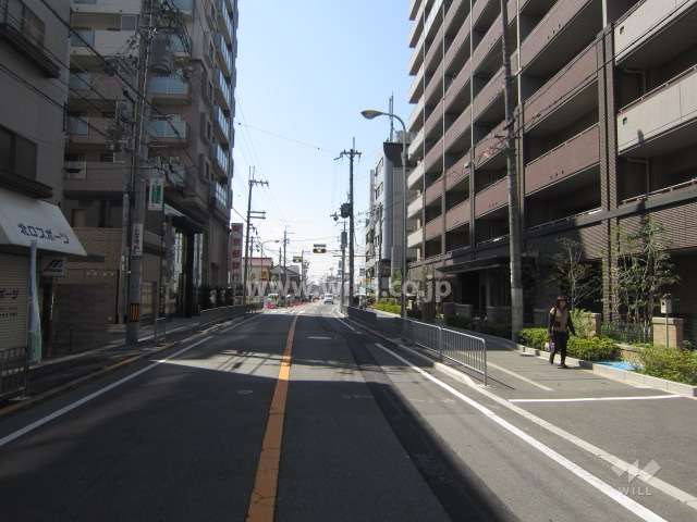 敷地東側の前面道路