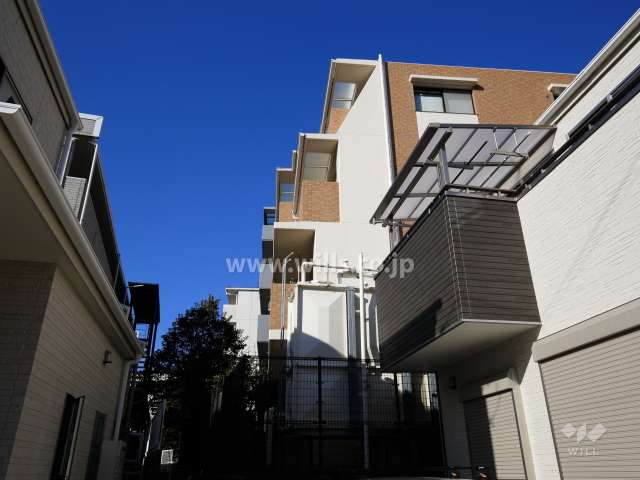 建物南側