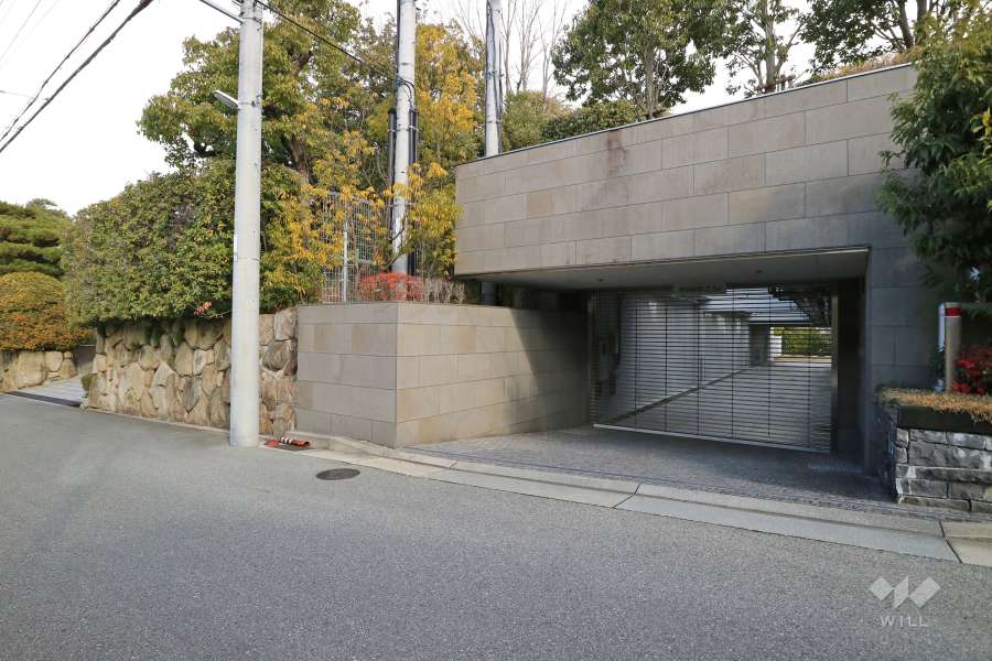 駐車場出入口（リングシャッター付き）