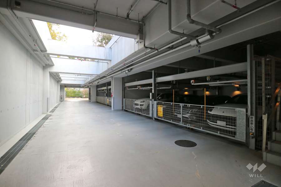 敷地内駐車場（屋内機械式）