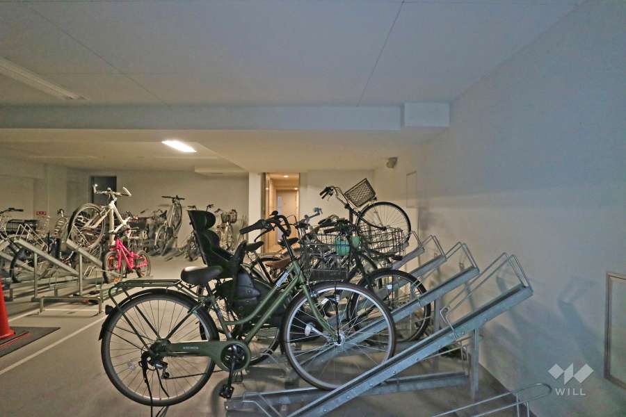 屋内に設けられた駐輪場
