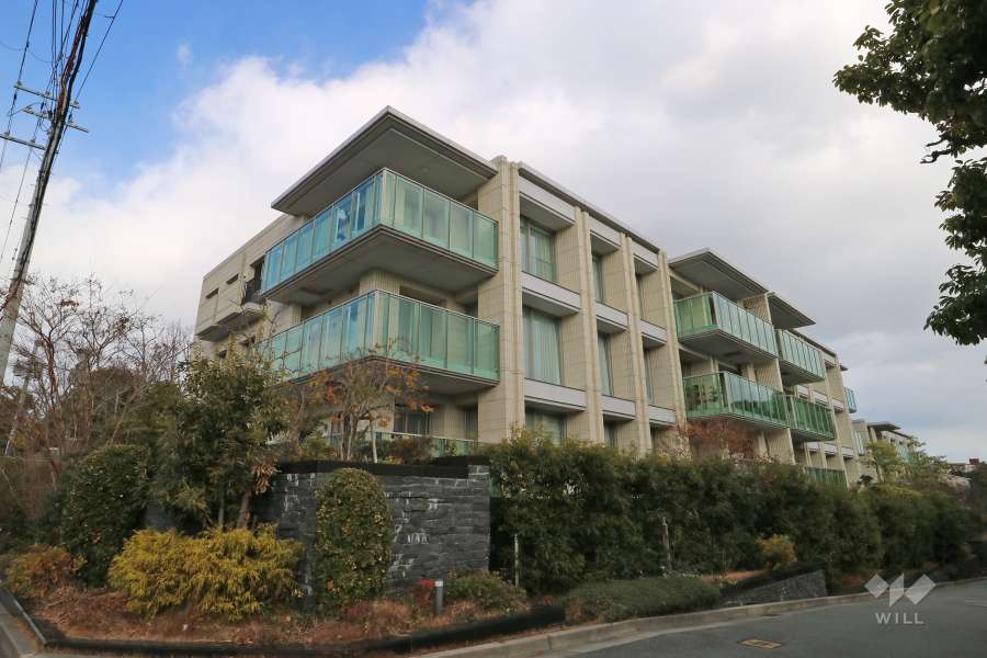 プラウド夙川名次町の外観（南西側から）