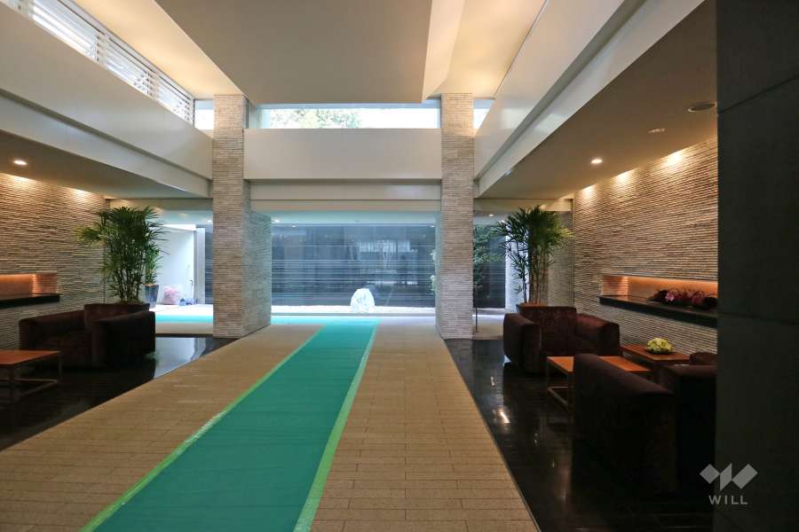 エントランスホール