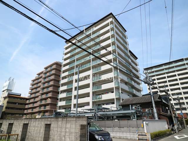 エステムコート伊丹郷町 THE HOUSEの外観（南東側から）