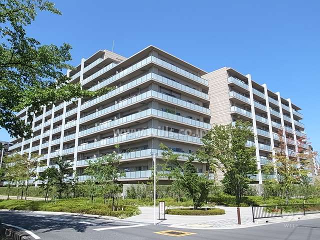 ライオンズ南千里佐竹台グランハートソレイユヴィラの外観（南東側から）