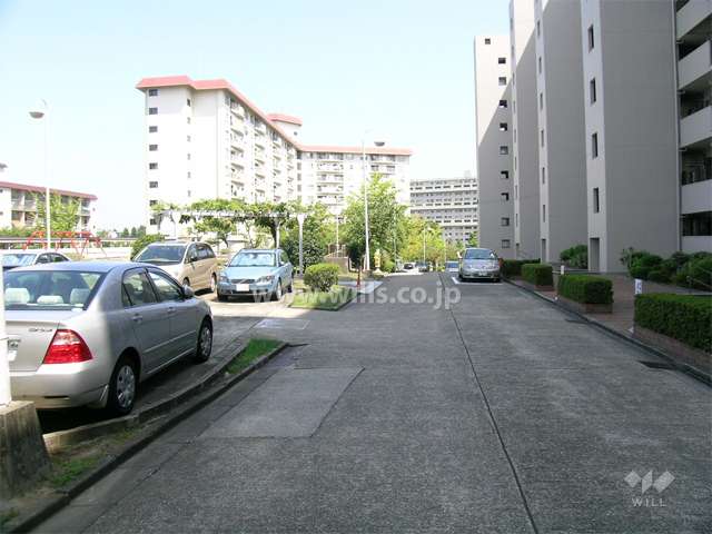 各戸への入り口と共用ポスト