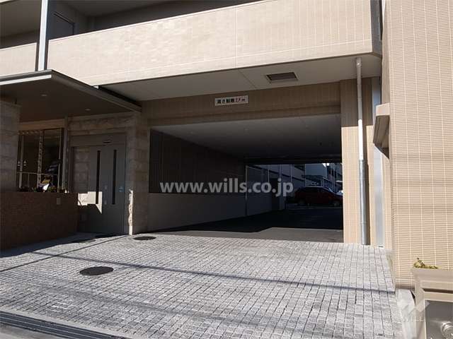 駐車場へのアプローチ