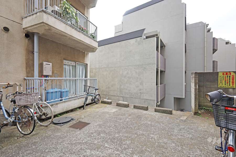 敷地内駐車場（屋外平面式）