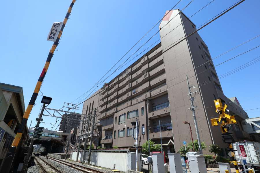 シティファミリー小幡駅前の外観（南東側から）