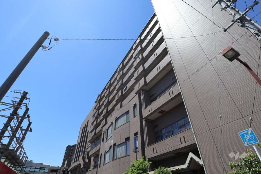 シティファミリー小幡駅前の外観（南東側から）