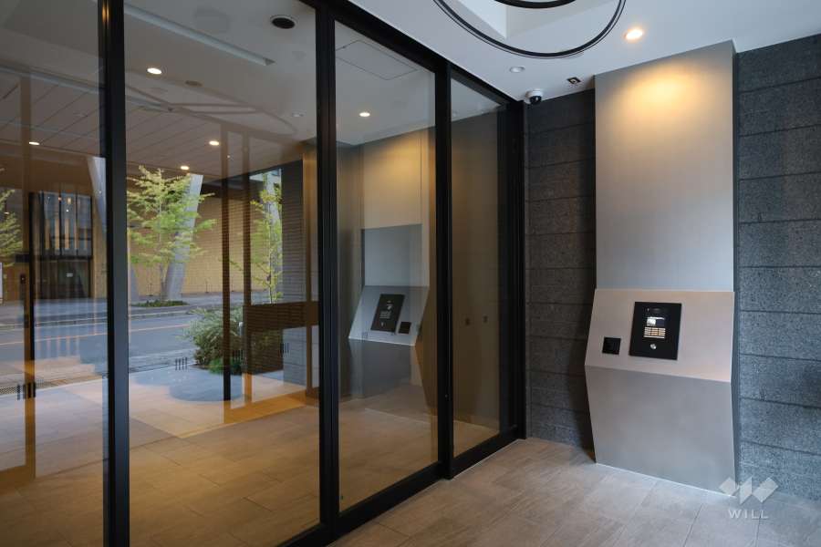 エントランスはオートロック付きです。