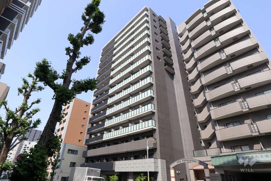 プレサンスジェネ上前津の外観（東側から）