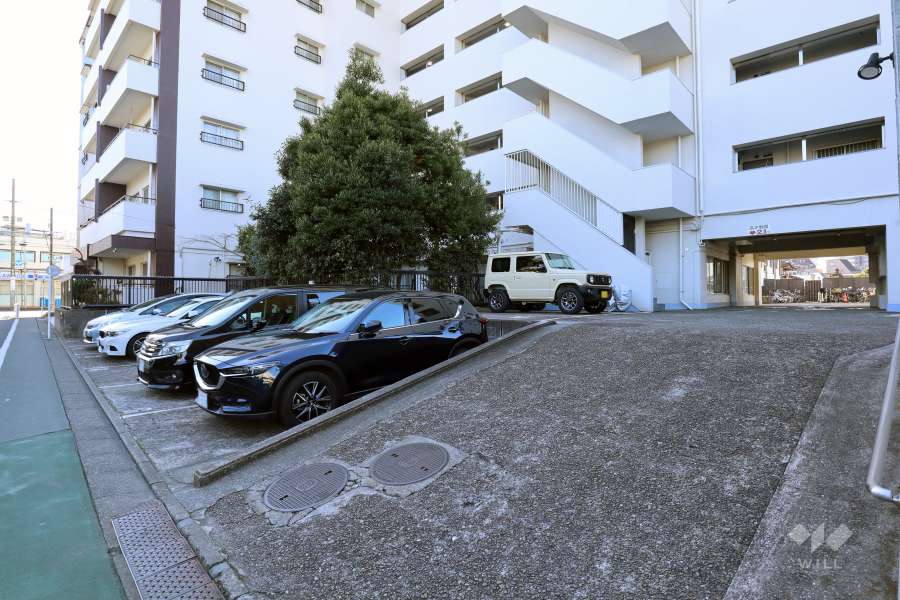 敷地内駐車場（屋外平面式）