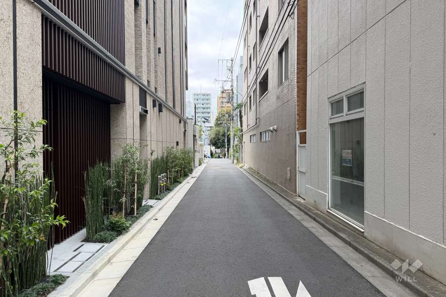 敷地北東側の前面道路