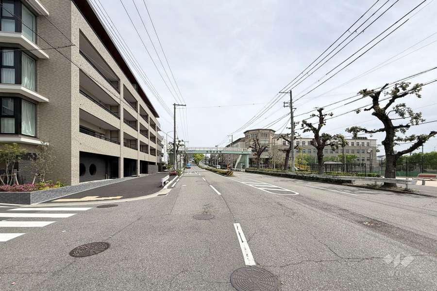 敷地南東側の前面道路