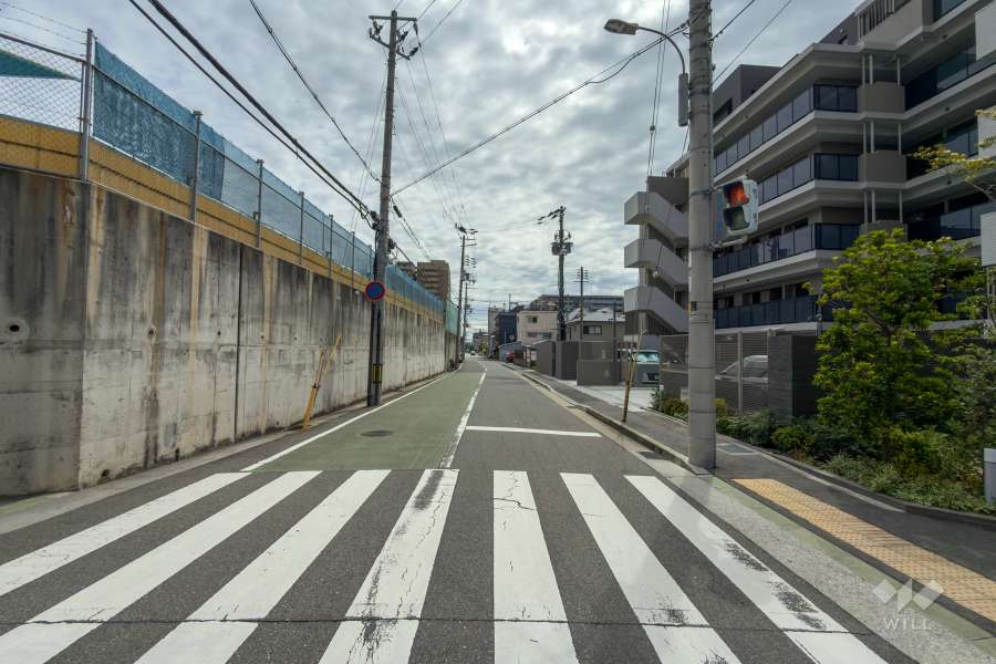 敷地北側の前面道路