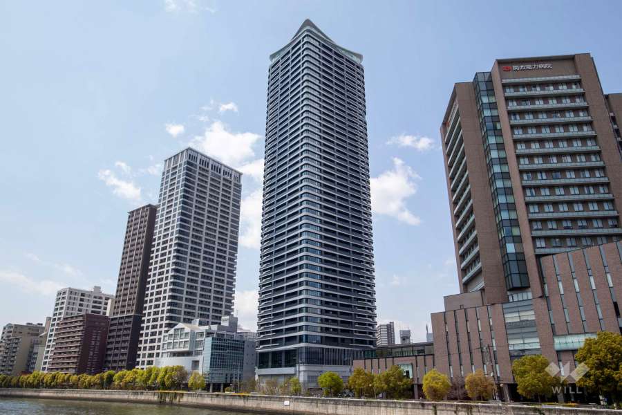 シエリアタワー中之島の外観（東側から）