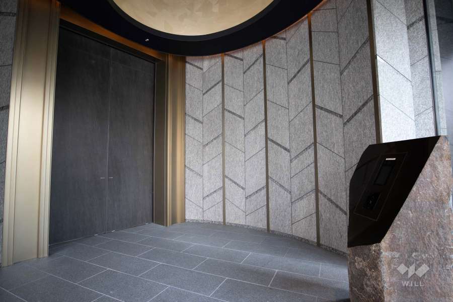 エントランスはオートロック付きです。