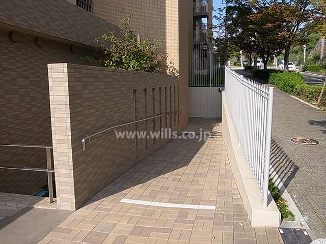 駐輪場へのアプローチ